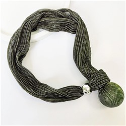 Кулон с текстилем и большой бусиной