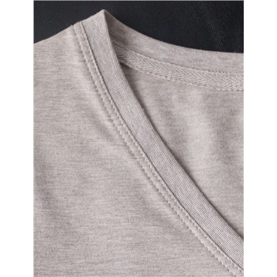 Базовая футболка из премиального хлопка с V образным вырезом