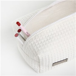 Косметичка женская на молнии TEXTURA, объёмная, большая, мягкая, белая