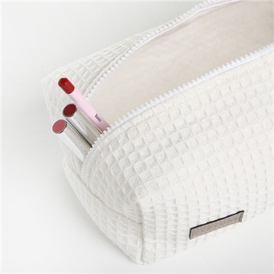 Косметичка женская на молнии TEXTURA, объёмная, большая, мягкая, белая