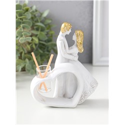 Аромадиффузор для эфирных масел с палочками «Влюблённые у сердца», полистоун, белый с золотом, 6.5×12×14.2 см