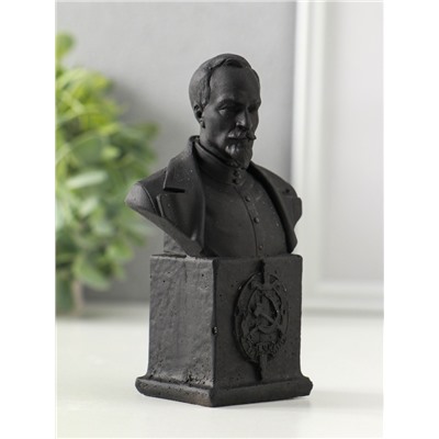 Бюст «Дзержинский Ф.Э.», гипс, 16×7 см, графит