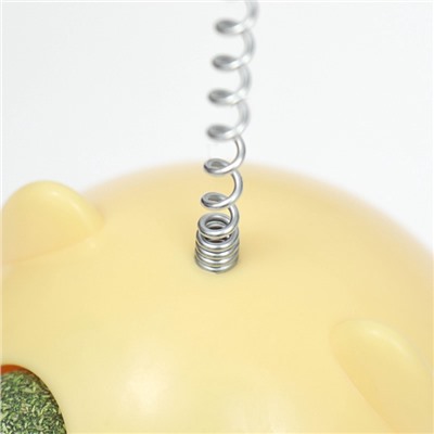 Игрушка-неваляшка с кошачьей мятой и пером, 9.5 см, жёлтая