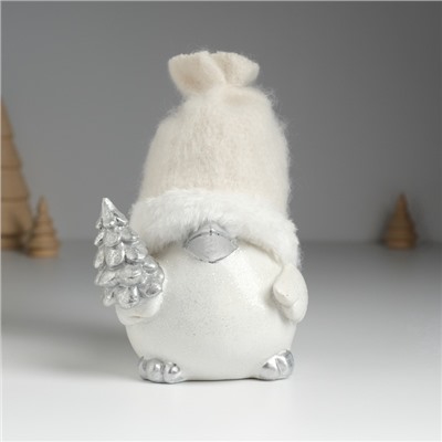 Фигурка полистоун «Воробушек в шапке с серебристой ёлкой», 10×8.5×13 см