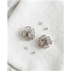 Стильные серьги