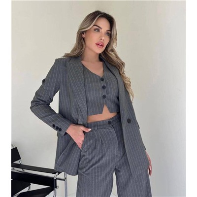 Костюм тройка