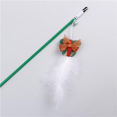 Дразнилка-удочка новогодняя для кошек «Подарок», 40 см, с бубенчиком