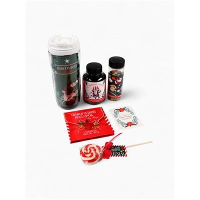 Подарочный набор гифтбокс «Новогодний подарок»: термостакан, чай, леденец, драже, молочный шоколад.