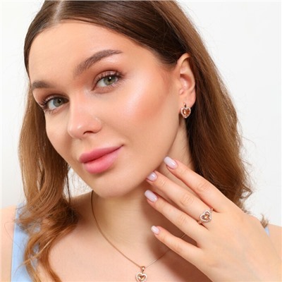 Комплект в форме сердца ювелирная бижутерия коллекция  "Дубай" серьги, кулон и кольцо 18 р, покрытие: позолота, вставка: фианиты, цвет: прозрачный и песочный, арт.213.772-18