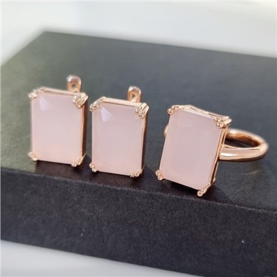 Комплект ювелирная бижутерия коллекция  "Дубай" серьги и кольцо 19 р, покрытие: позолота, вставка: фианиты, цвет: розовый матовый, арт.313.015-19