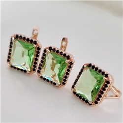 Комплект ювелирной бижутерии коллекция "Дубай" серьги и кольцо 17 р, покрытие позолота, вставка: фианиты, цвет: светло-зеленый и черный, арт.215.365-17