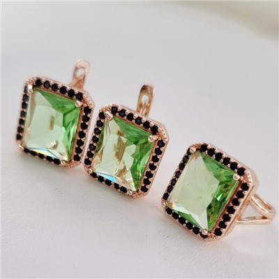 Комплект ювелирной бижутерии коллекция "Дубай" серьги и кольцо 18 р, покрытие позолота, вставка: фианиты, цвет: светло-зеленый и черный, арт.215.365-18