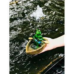 Садовая фигура из полистоуна «Лягушка в лодке», 14×13×9.5 см, водоплавающая
