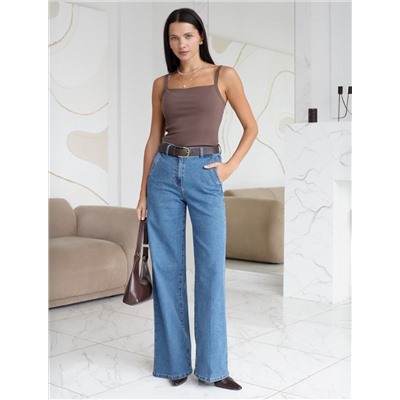 Прямые джинсы из эластичного денима средней плотности