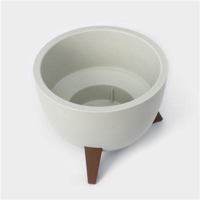 Кашпо для цветов на ножках «Флориан», 12 л (11 л), d=35 см, h=25.5 см, со вставкой, белый ротанг