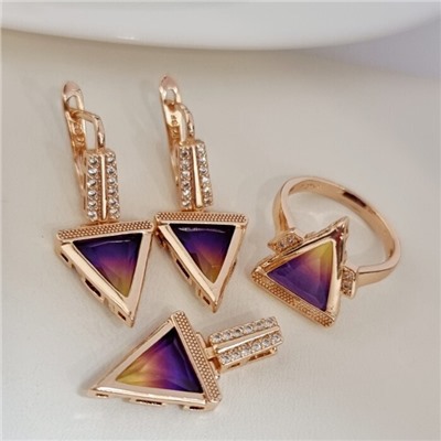 Комплект ювелирной бижутерии коллекция "Дубай" серьги, кулон и кольцо 19 р, покрытие позолота, вставка: фианиты, цвет: фиолетовый и желтый, арт.313.177-19