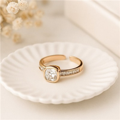 Кольцо 18 р коллекция "Xuping" покрытие позолота, вставка: фианиты, цвет: прозрачный, арт.101.300-18