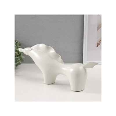 Фигурка керамика «Целеустремленный конь», белый, 7×39.5×17 см