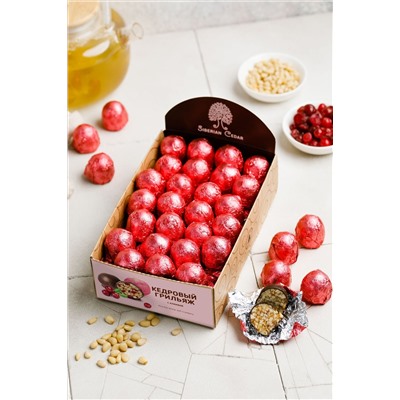 Кедровый грильяж с Клюквой / шоу-бокс / 540 г / ТМ Сибирский кедр