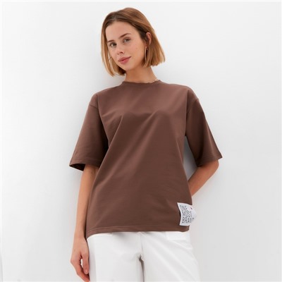 Футболка женская оверсайз с нашивкой MINAKU: One Most Brand, коричневая, размер 46