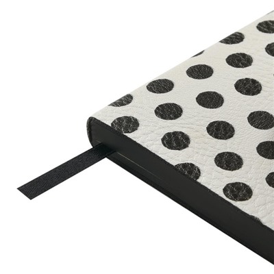 Еженедельник недатированный А6 160 стр. ЛАЙТ "BLACK&WHITE. Горошек" 3-741/02 Bruno Visconti