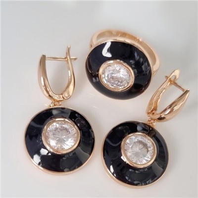 Комплект ювелирной бижутерии коллекция "Дубай" серьги и кольцо 20 р, покрытие позолота, вставка: цветная эмаль и крупный фианит, цвет: прозрачный и черный, арт.215.346-20