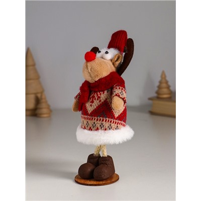 Фигурка «Лосик в вязаной шубе с узорами, в колпаке с колокольчиком», 7×6.5×19 см