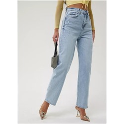 Женские джинсы с потертостями CRACPOT