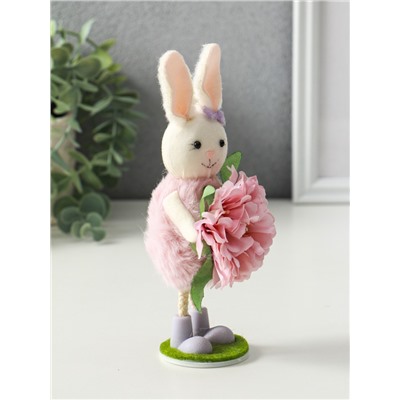 Фигурка пасхальная «Зайка в платьице с бутоном пиона в лапках», 5.5×5×19 см