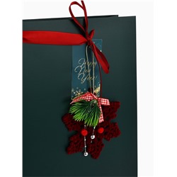 Пакет подарочный «С Новым годом», с ёлочной игрушкой и шильдиком, 31×40×11 см
