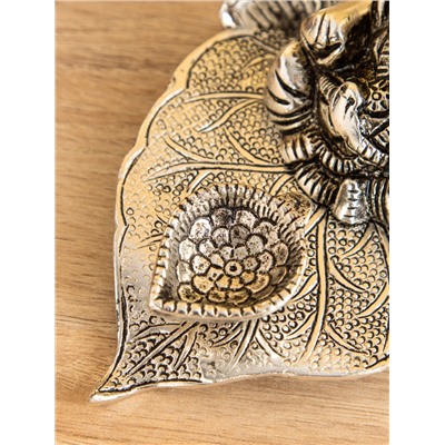 Подставка под благовония «Ганеша на листе», 12.5×10×6.7 см, алюминий