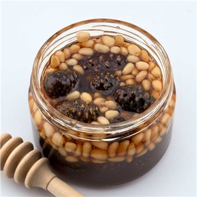 Варенье из сосновой шишки с кедровым орехом 270 гр.