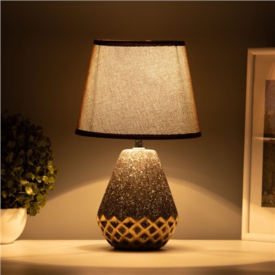 Настольная лампа с абажуром RISALUX «Виктория», 1×Е14, 40 Вт, кофейный/золото, 20×20×32 см