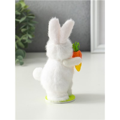 Фигурка пасхальная «Малыш в костюме кролика с морковкой», 7.5×5.5×14.5 см