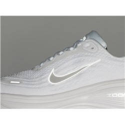 Кроссовки Nike Vomero 18