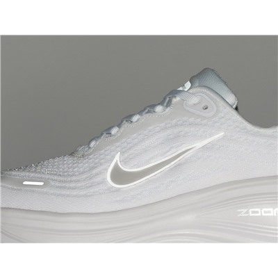 Кроссовки Nike Vomero 18