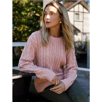 Свитер фактурной вязки с узором косы