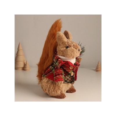 Фигурка новогодняя «Белочка в зимнем пальто», 21.5×13×12 см