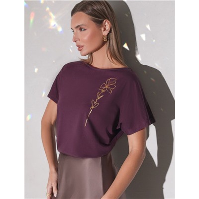 Нарядная футболка с блестящим принтом