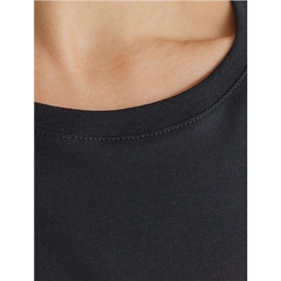 Нарядная футболка с золотистым принтом