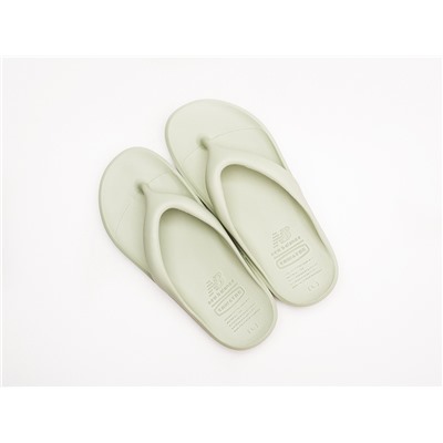 Сланцы New Balance