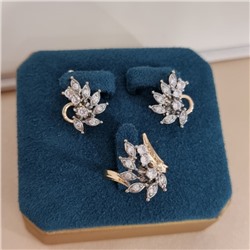 Комплект ювелирной бижутерии коллекция "Дубай" серьги и кольцо 18 р, покрытие позолота, вставка: фианиты, цвет: прозрачный, арт.217.528-18