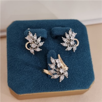 Комплект ювелирной бижутерии коллекция "Дубай" серьги и кольцо 20 р, покрытие позолота, вставка: фианиты, цвет: прозрачный, арт.217.528-20