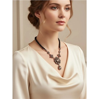 Колье с кристаллами