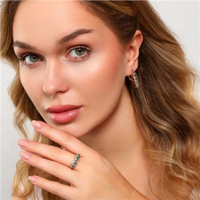 Комплект ювелирной бижутерии коллекция "Дубай" серьги и кольцо 18 р, покрытие позолота, вставка: фианиты, цвет: зеленый, арт.213.979-18