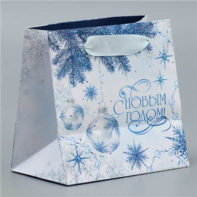 Пакет подарочный новогодний ламинированный квадратный «С Новым годом», 14×14×9 см