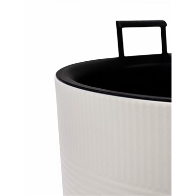 Кашпо для цветов «Шэнк», 29 л, d=35.7 см, h=36.6 см, пластиковое, с автополивом, со вставкой, на ножках, белое