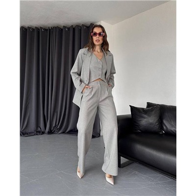 Костюм тройка