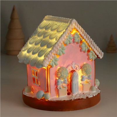 Фигурка светящаяся «Пряничный домик с зеленью», зефирный, 12.5×12.5×12.5 см