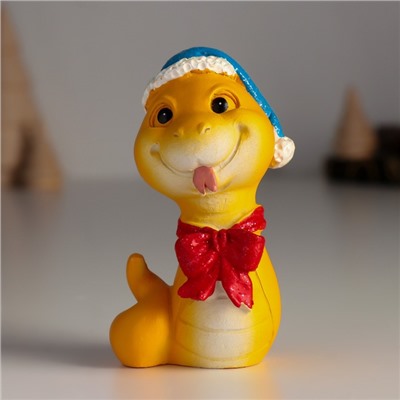 Фигурка полистоун «Змейка жёлтая в синей шапке и красном бантике», 5×4×9 см